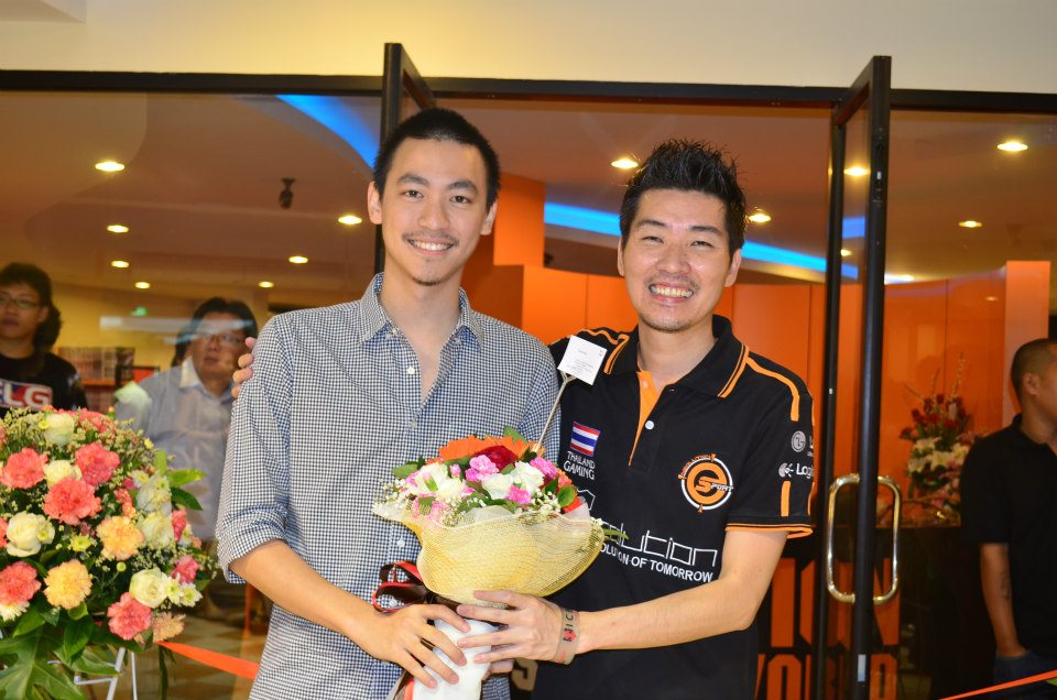 Razer Thailand and Singapore brought flowers